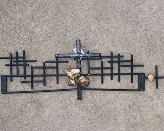 COLLECTIBLE MCM "BRUTALIST STYLE" CRUCIFIX METAL SCULPTURE