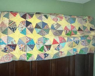 LOVELY VINTAGE QUILT