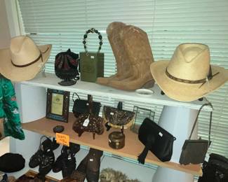 BOOTS, HATS & PURSES (AND SHOES!) PAIR OF "ROCKETDOG" BOOTS!