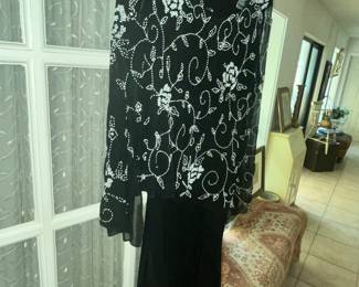 STYLISH OUTFIT by "JKARA" NEW YORK