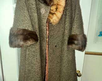 LOVELY FUR-TRIMMED COAT