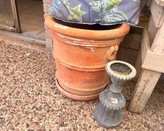 LARGE POT