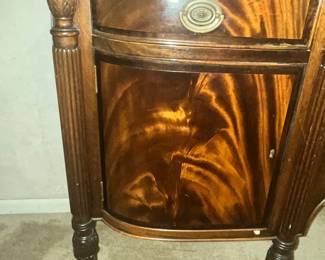 STUNNING VENEERS & CARVING