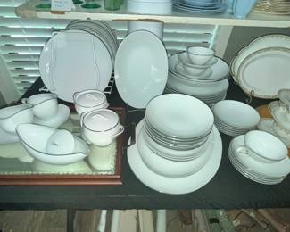 WHITE "STYLE HOUSE" CHINA SET