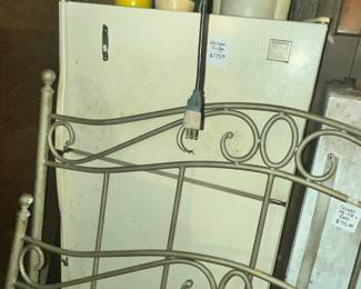 WHIRLPOOL FRIDGE