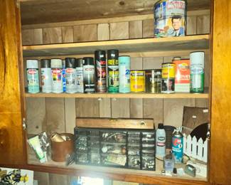 PAINT & HARDWARE