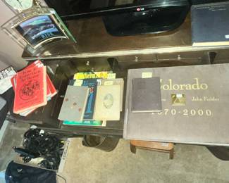 LOTS OF ANTIQUE BOOKS