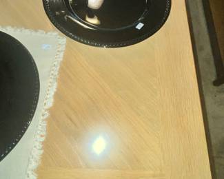 TOP DETAIL