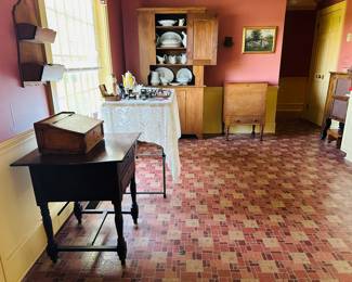 and then there is the kitchen!