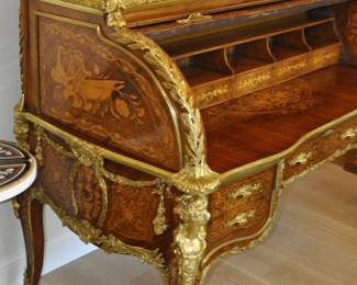 This item is not in Beverly Hills. It is in a Westlake Village townhouse. When you are at the sale talk to Will and make an appointment to inspect and purchase these items at a later date.