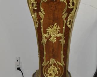 This pair of pedestal is not in Beverly Hills. It is in a Westlake Village townhouse. When you are at the sale talk to Will and make an appointment to inspect and purchase these items at a later date. Approx. Ht.: 48"
