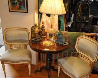 Hollywood Regency - pair of chairs