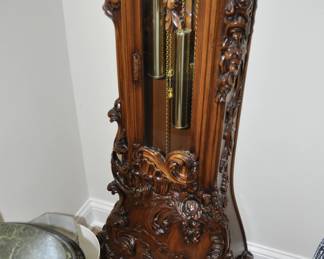 This item is not in Beverly Hills. It is in a Westlake Village townhouse. When you are at the sale talk to Will and make an appointment to inspect and purchase these items at a later date.