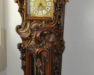 This item is not in Beverly Hills. It is in a Westlake Village townhouse. When you are at the sale talk to Will and make an appointment to inspect and purchase these items at a later date.