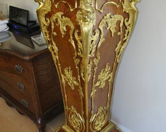 This pair of pedestal is not in Beverly Hills. It is in a Westlake Village townhouse. When you are at the sale talk to Will and make an appointment to inspect and purchase these items at a later date. Approx. Ht.: 48"