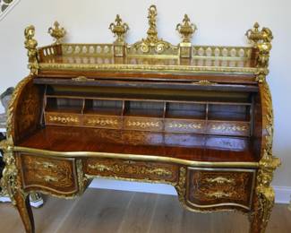 This item is not in Beverly Hills. It is in a Westlake Village townhouse. When you are at the sale talk to Will and make an appointment to inspect and purchase these items at a later date.