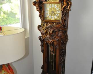 This item is not in Beverly Hills. It is in a Westlake Village townhouse. When you are at the sale talk to Will and make an appointment to inspect and purchase these items at a later date.