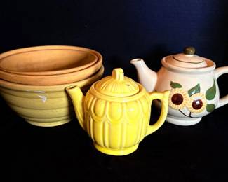 Vintage Ceramic Mixing Bowls And Teapots