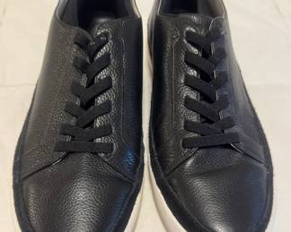 Women's black shoes