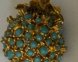 Nice pineapple pin vintage