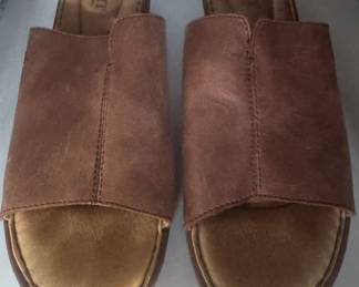 Born sandals 