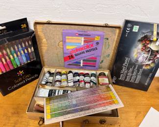 Artist lot of oil pastel and pencils