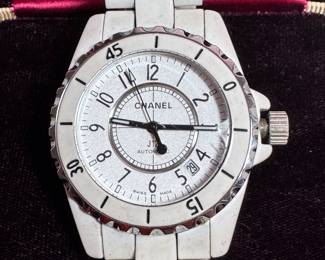 Chanel J-12 Replica watch - very nice with self winding mechanism. Looks and works great