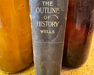 HG Wells vintage book The Outline of History