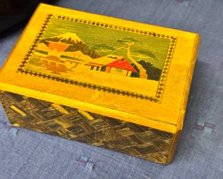 Puzzle box