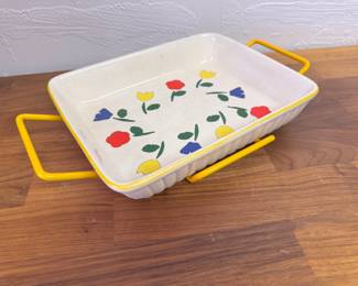 Vintage casserole dish and carrier