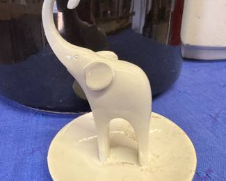 Cute ring holder