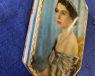 Queen Elizabeth coronation tin
