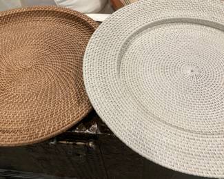 Round basket for dinning or kitchen tables to display your holiday favorites