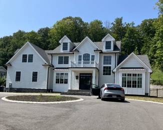 Stunning two year old home in Pompton Plains, New Jersey loaded