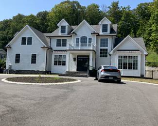 Stunning two year old home in Pompton Plains, New Jersey loaded