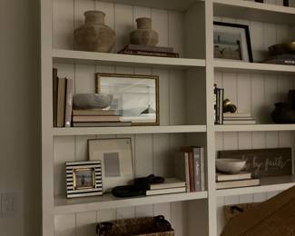 Books and decorative items