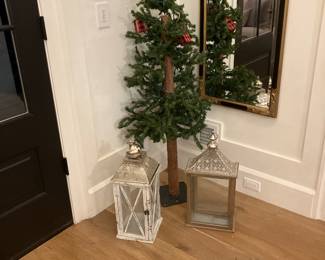 Christmas tree and lanterns