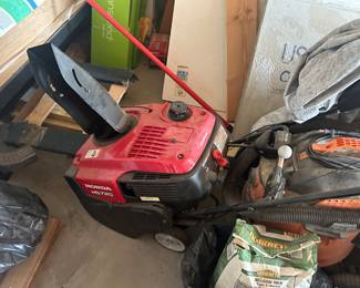 Snow blower Honda H5720