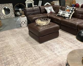 Leather sectional good conditions