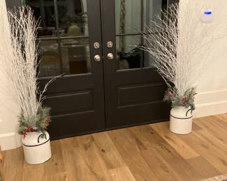 Decorative holiday arrangements