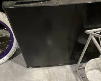Mini fridge