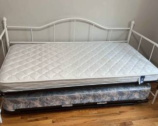 Day Bed With Trundle Bed