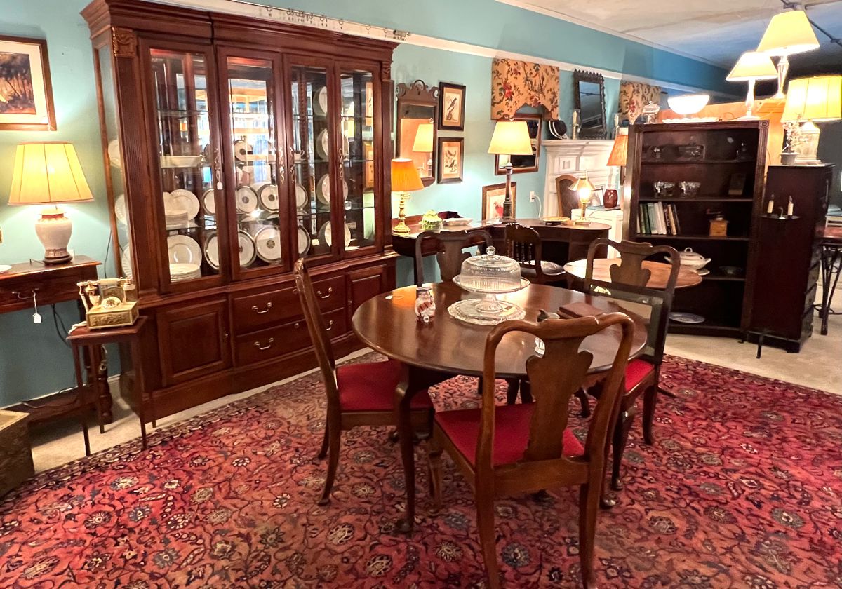 Dining room for sale!