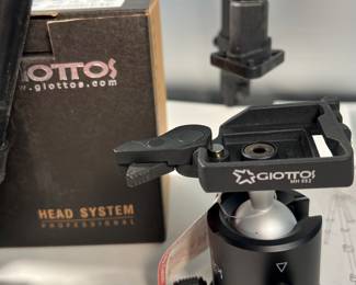 Giottos ball head system- new in box