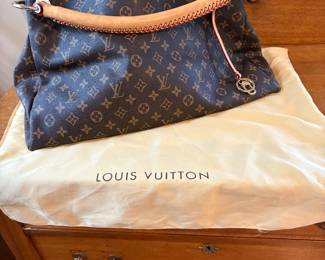 Louis Vuitton (Impersonator) Hand Bag 