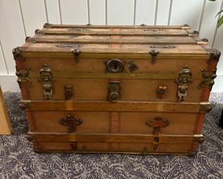 Antique Truck with Storage Units in Perfect Condition *No Smell*