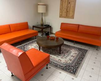 3 PIECE SET BEAUTIFUL CONDITION. 