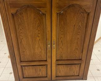 TOP TO TV STAND