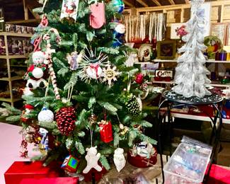 Vintage & modern Christmas decor