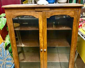 Vintage book/display case w/ glass doors